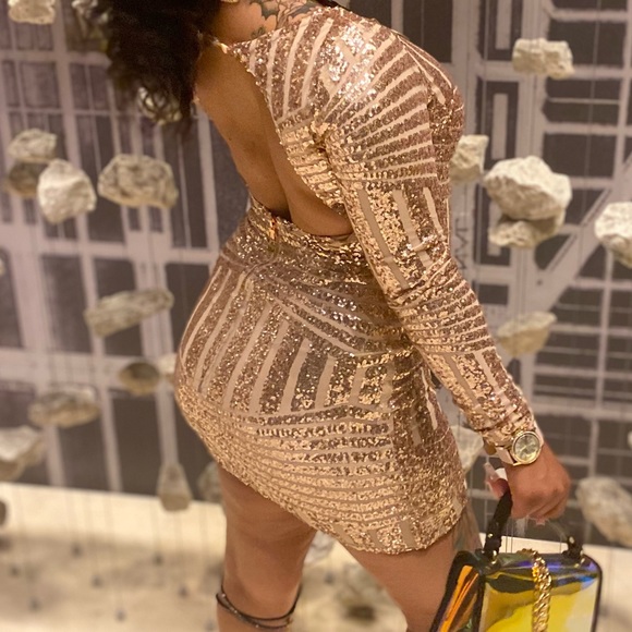 ROSE GOLD DRESS - Picture 1 of 2